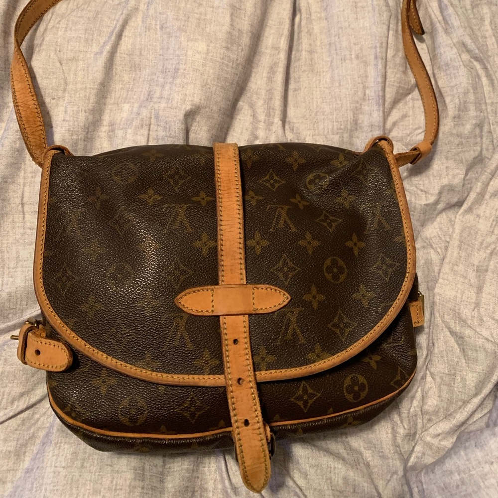 Louis Vuitton Samur 30